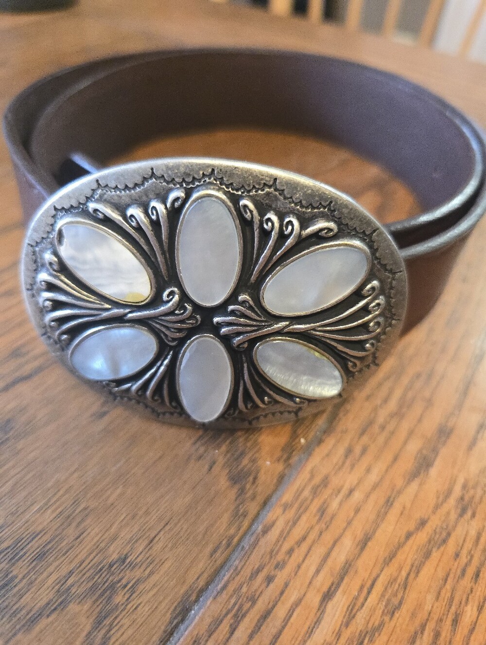 Vintage GUESS Genuine Leather Brown Belt Mother of Pearl Western Buckle Size Lg.